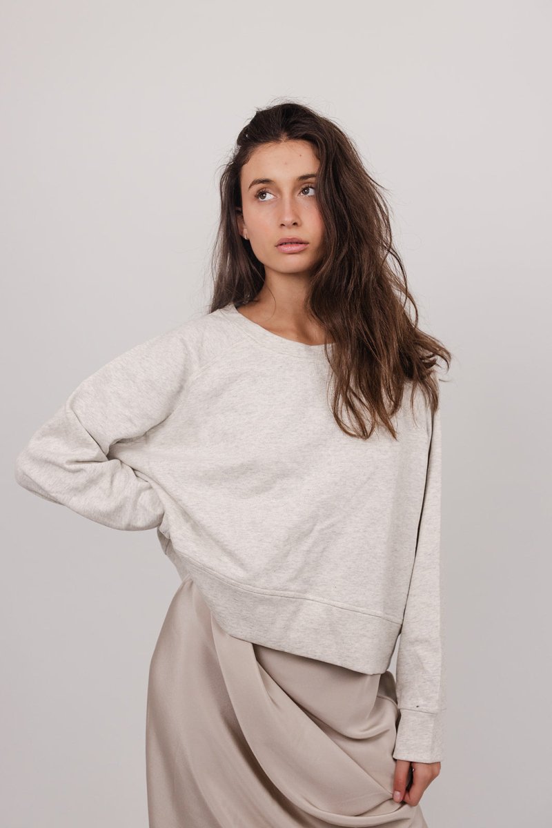 #color_pale grey