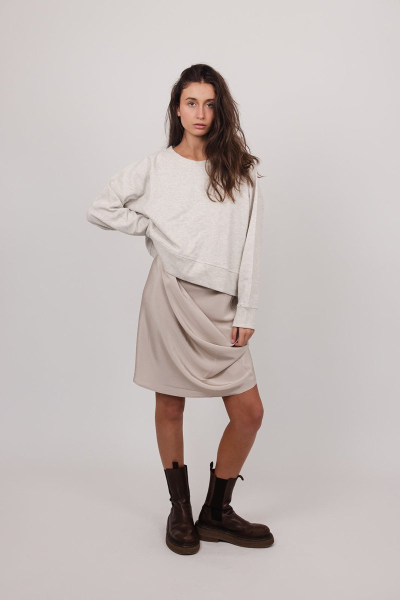 #color_pale grey