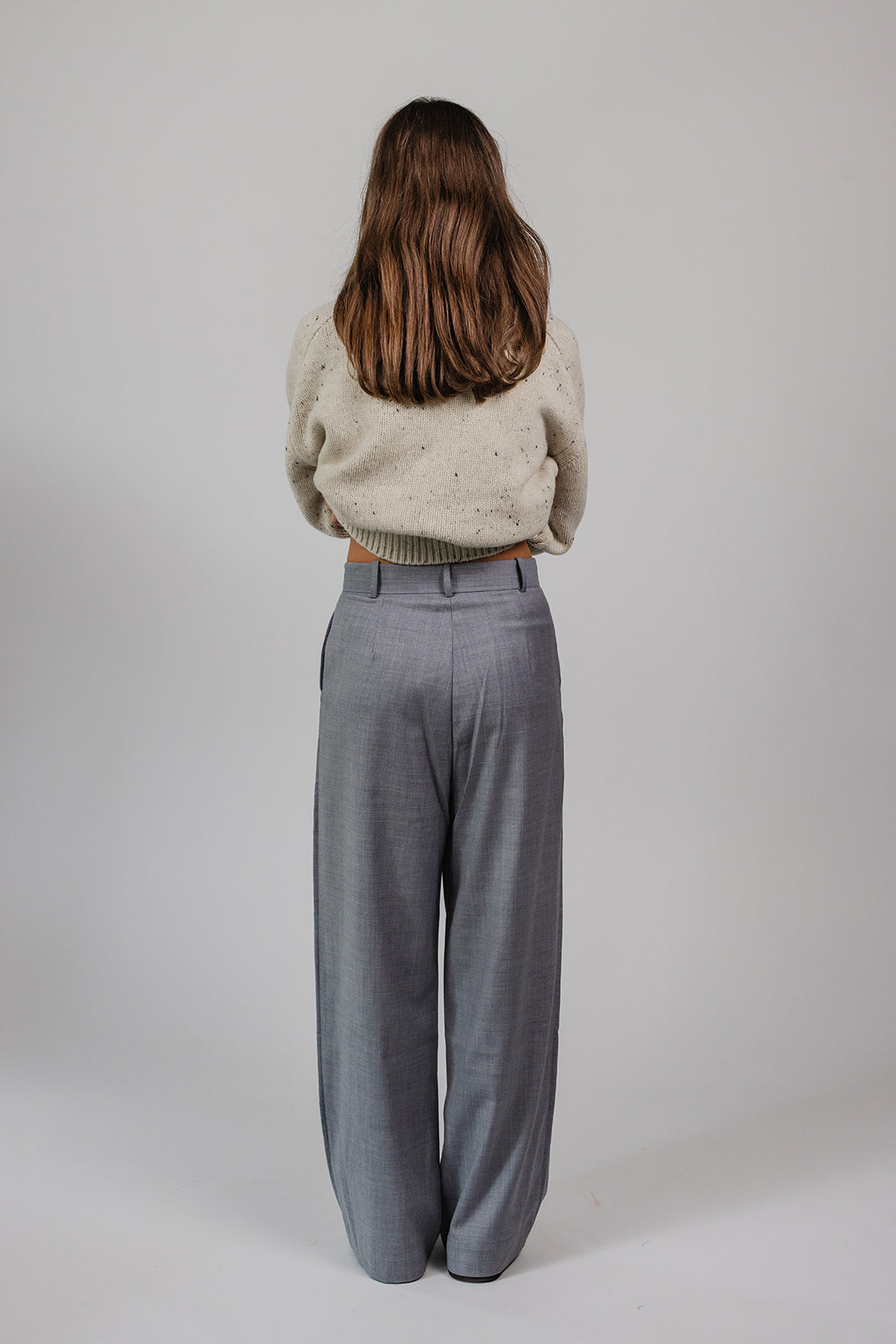 #color_pale grey